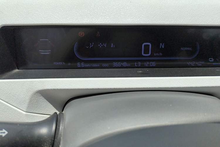 Used Geely Galaxy Panda 2023 Panda Mini 200km Endurance Bear Odometer Close Up