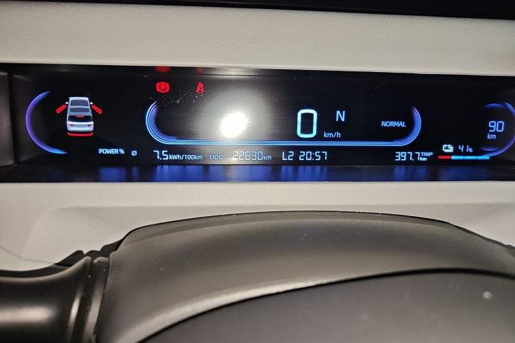 Used Geely Galaxy Panda 2023 Panda Mini 200km Endurance Bear Odometer Close Up