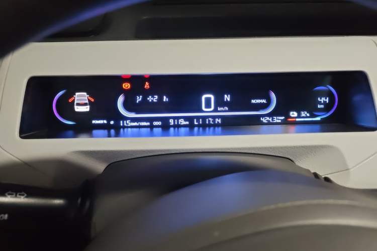 Used Geely Galaxy Panda 2023 Panda Mini 120km Super Cute Bear Odometer Close Up