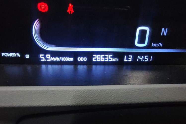 Used Geely Galaxy Panda 2023 Panda Mini 200km Endurance Bear Odometer Close Up