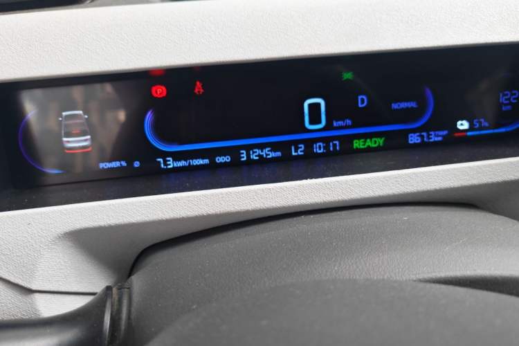 Used Geely Galaxy Panda 2023 Panda Mini 200km Endurance Bear Odometer Close Up
