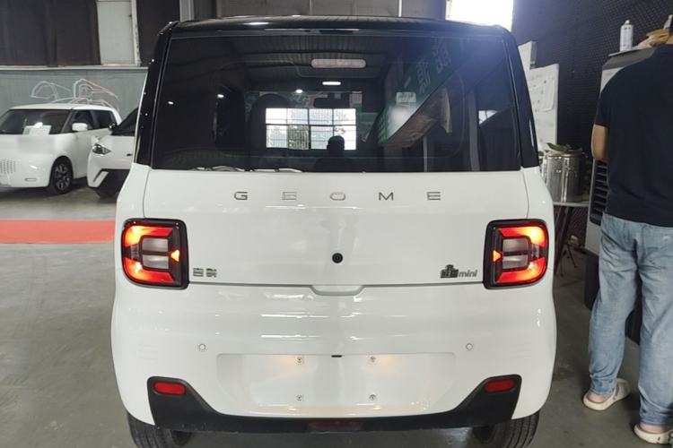 Used Geely Galaxy Panda 2023 Panda Mini 200km Endurance Bear Rear