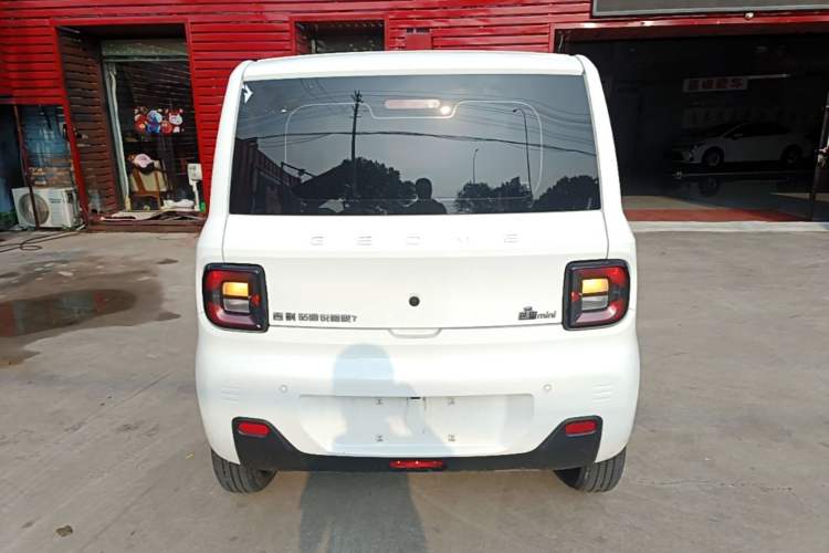 Used Geely Galaxy Panda 2023 Panda Mini 200km Endurance Bear Rear