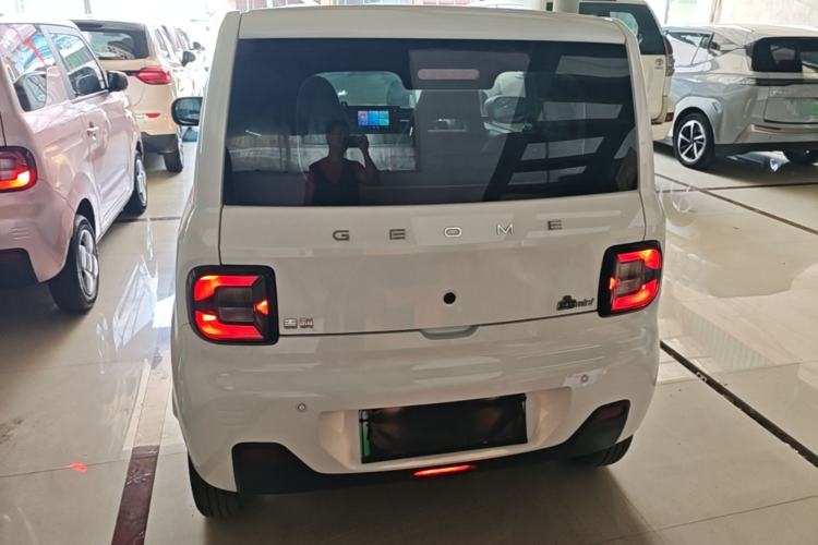 Used Geely Galaxy Panda 2023 Panda Mini 200km Endurance Bear Rear