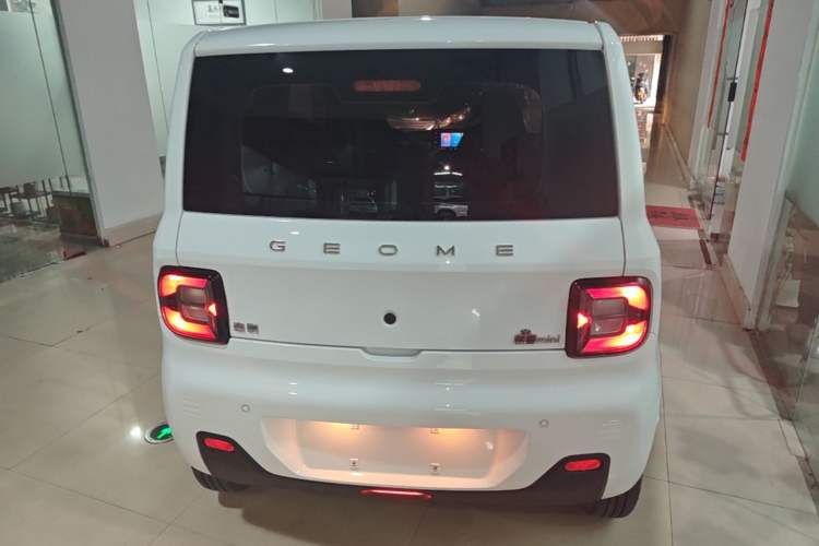 Used Geely Galaxy Panda 2023 Panda Mini 200km Endurance Bear Rear