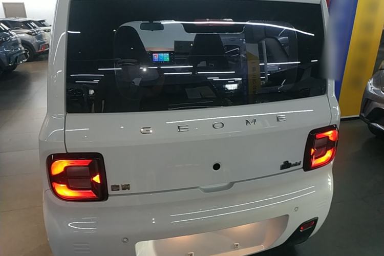 Used Geely Galaxy Panda 2023 Panda Mini 200km Endurance Bear Rear