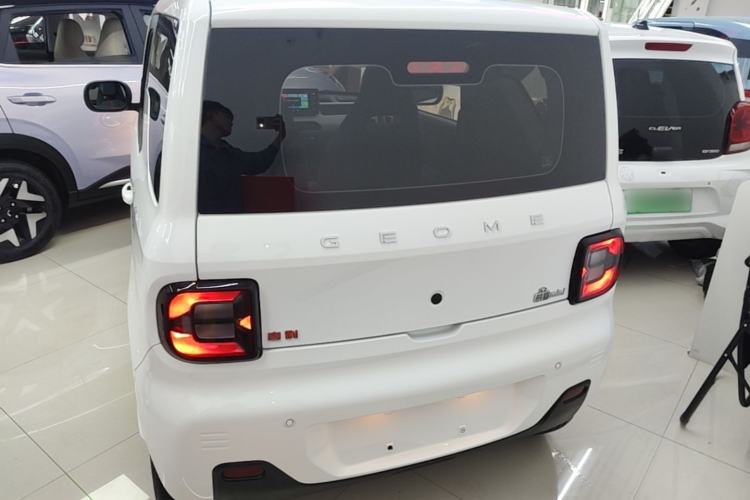 Used Geely Galaxy Panda 2023 Panda Mini 200km Endurance Bear Rear