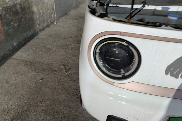 Used Geely Galaxy Panda 2023 Panda Mini 200km Endurance Bear Right Front Headlight
