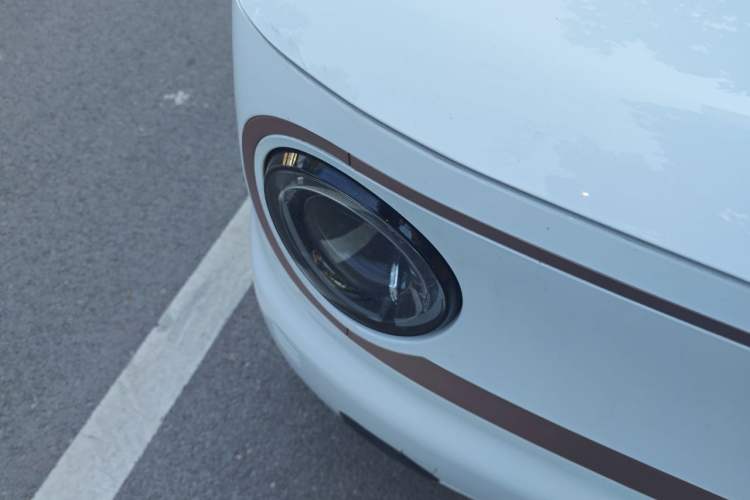 Used Geely Galaxy Panda 2023 Panda Mini 200km Endurance Bear Right Front Headlight