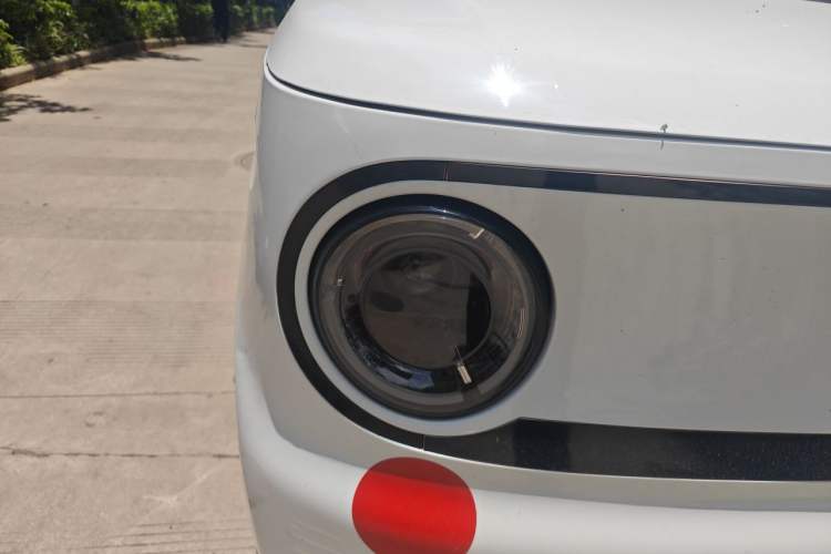 Used Geely Galaxy Panda 2023 Panda Mini 200km Endurance Bear Right Front Headlight