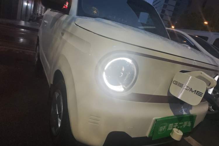 Used Geely Galaxy Panda 2023 Panda Mini 200km Endurance Bear Right Front Headlight