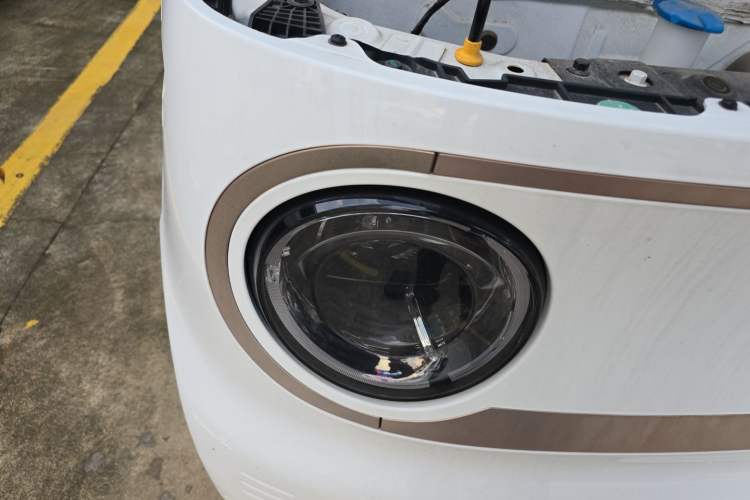 Used Geely Galaxy Panda 2023 Panda Mini 200km Endurance Bear Right Front Headlight