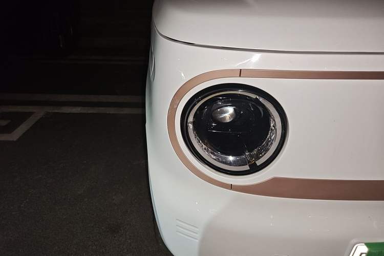 Used Geely Galaxy Panda 2023 Panda Mini 200km Endurance Bear Right Front Headlight