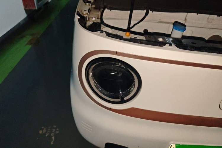 Used Geely Galaxy Panda 2023 Panda Mini 200km Endurance Bear Right Front Headlight