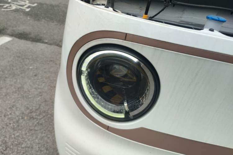 Used Geely Galaxy Panda 2023 Panda Mini 200km Endurance Bear Right Front Headlight