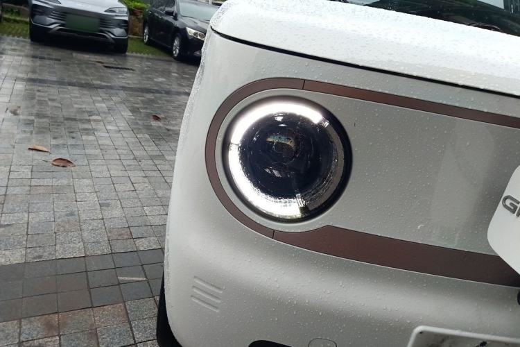 Used Geely Galaxy Panda 2023 Panda Mini 120km Cute Bear Right Front Headlight