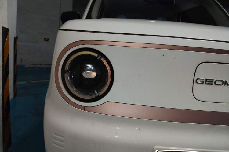 Used Geely Galaxy Panda 2023 Panda Mini 200km Endurance Bear Right Front Headlight
