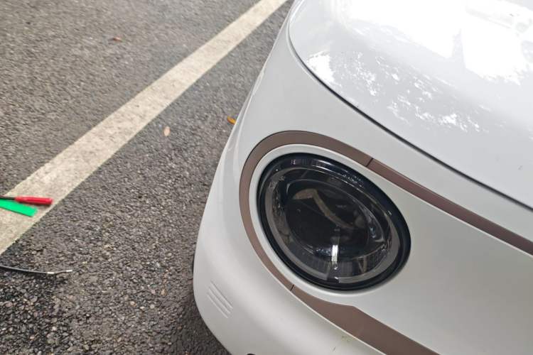 Used Geely Galaxy Panda 2023 Panda Mini 200km Endurance Bear Right Front Headlight
