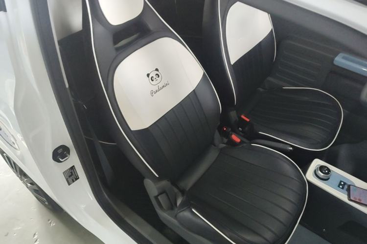 Used Geely Galaxy Panda 2023 Panda Mini 200km Endurance Bear Right Front Seat