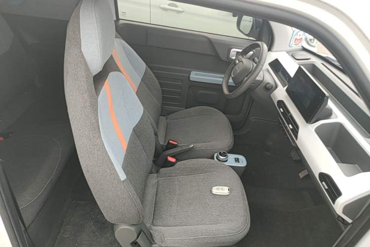 Used Geely Galaxy Panda 2023 Panda Mini 200km Endurance Bear Right Front Seat