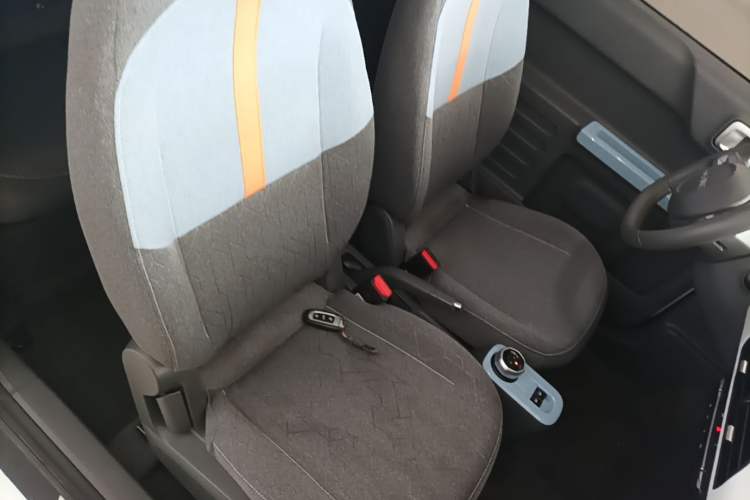 Used Geely Galaxy Panda 2023 Panda Mini 200km Endurance Bear Right Front Seat