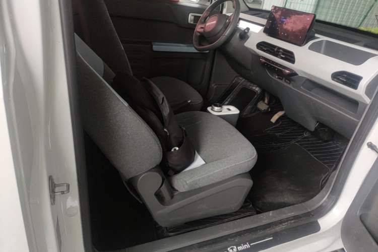 Used Geely Galaxy Panda 2023 Panda Mini 200km Endurance Bear Right Front Seat