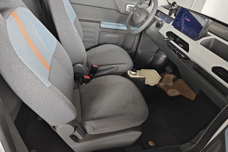 Used Geely Galaxy Panda 2023 Panda Mini 200km Endurance Bear Right Front Seat