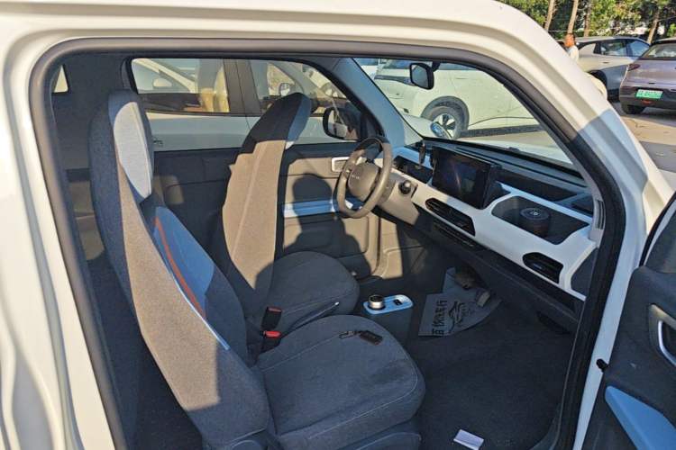 Used Geely Galaxy Panda 2023 Panda Mini 200km Endurance Bear Right Front Seat