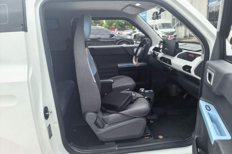 Used Geely Galaxy Panda 2023 Panda Mini 200km Endurance Bear Right Front Seat