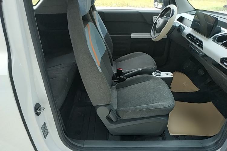Used Geely Galaxy Panda 2023 Panda Mini 200km Endurance Bear Right Front Seat