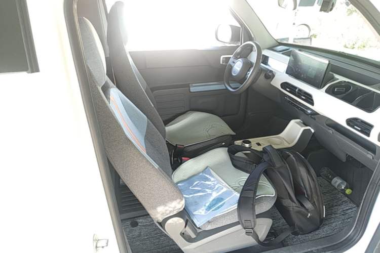 Used Geely Galaxy Panda 2023 Panda Mini 200km Endurance Bear Right Front Seat