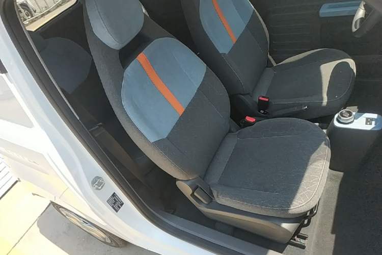 Used Geely Galaxy Panda 2023 Panda Mini 200km Endurance Bear Right Front Seat