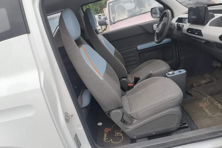Used Geely Galaxy Panda 2023 Panda Mini 120km Cute Bear Right Front Seat