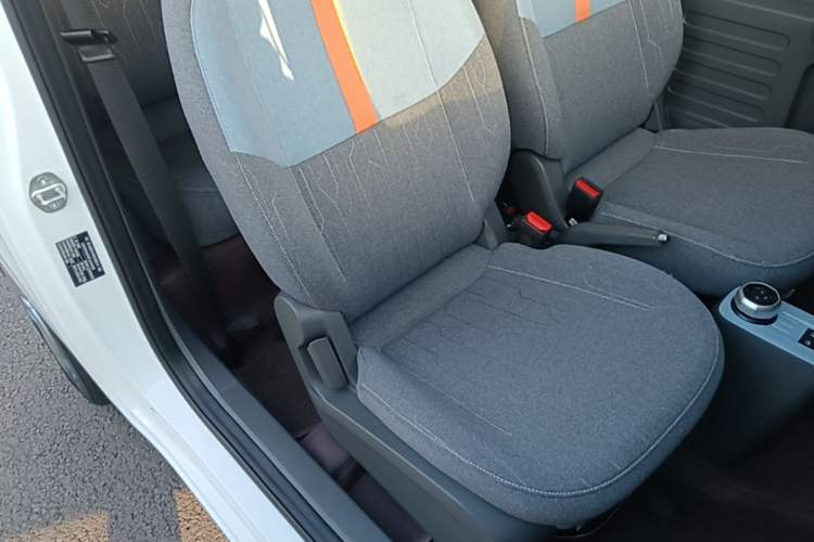 Used Geely Galaxy Panda 2023 Panda Mini 200km Endurance Bear Right Front Seat