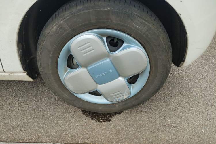 Used Geely Galaxy Panda 2023 Panda Mini 200km Endurance Bear Right Front Wheel Hub