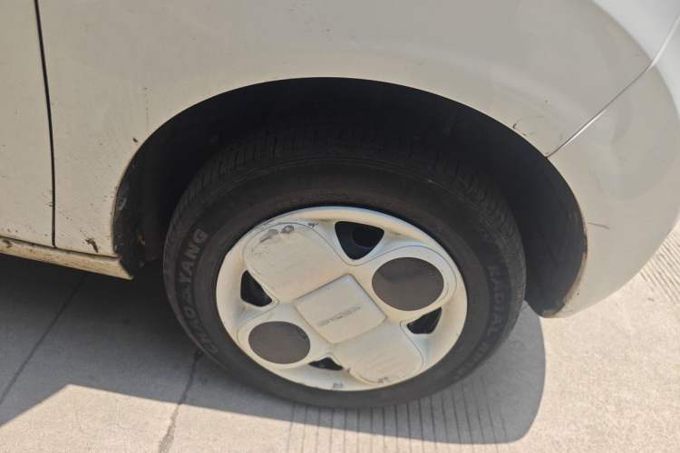 Used Geely Galaxy Panda 2023 Panda Mini 200km Endurance Bear Right Front Wheel Hub