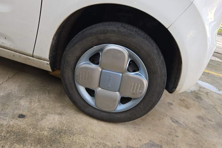 Used Geely Galaxy Panda 2023 Panda Mini 200km Endurance Bear Right Front Wheel Hub