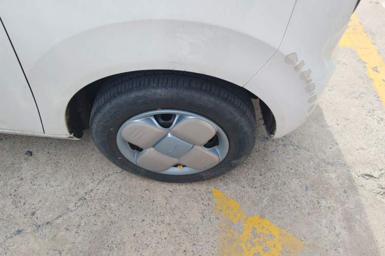 Used Geely Galaxy Panda 2023 Panda Mini 200km Endurance Bear Right Front Wheel Hub