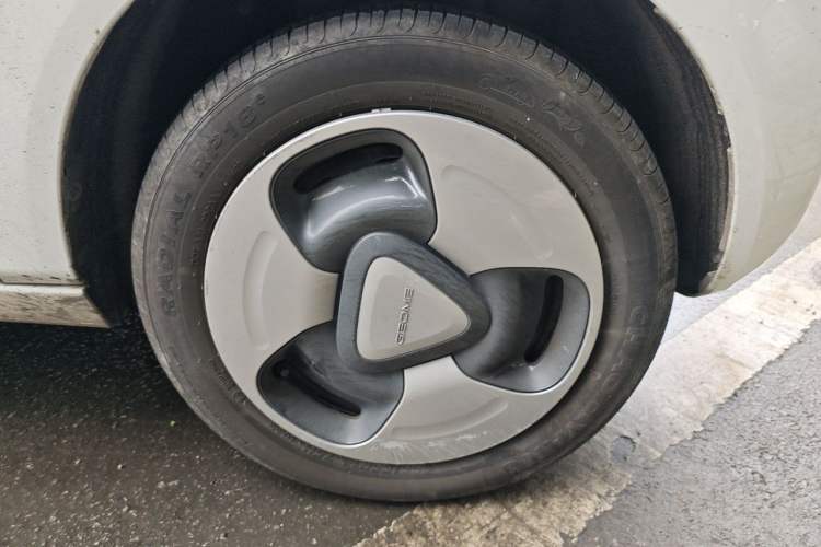 Used Geely Galaxy Panda 2023 Panda Mini New Year Edition Treasure Bear Right Front Wheel Hub