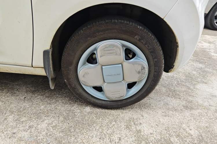 Used Geely Galaxy Panda 2023 Panda Mini 200km Endurance Bear Right Front Wheel Hub