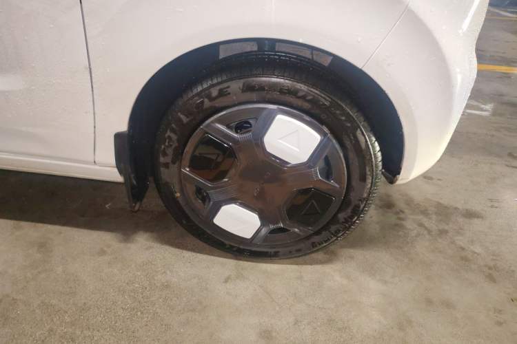 Used Geely Galaxy Panda 2023 Panda Mini 200km Dynamic Bear Right Front Wheel Hub