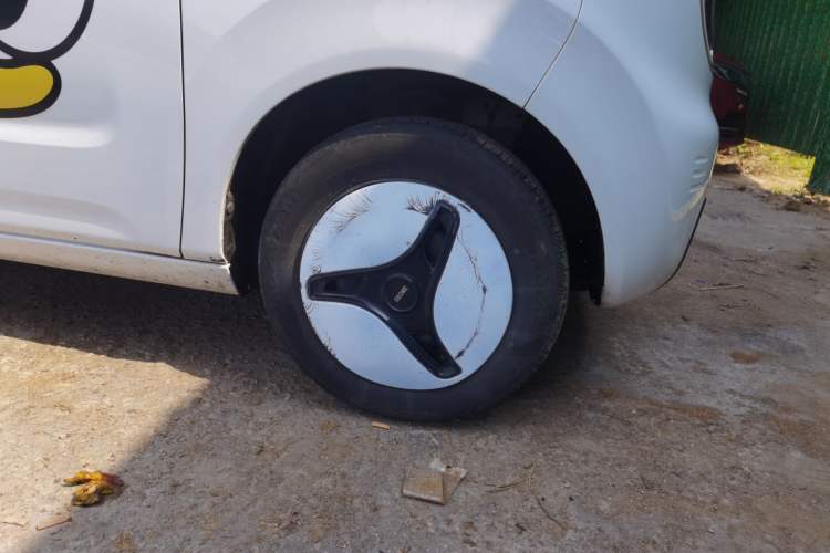 Used Geely Galaxy Panda 2023 Panda Mini 200km Endurance Bear Right Front Wheel Hub