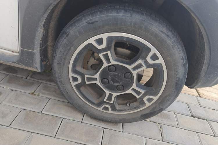 Used Geely Galaxy Panda 2023 Panda Mini 200km Endurance Bear Right Front Wheel Hub
