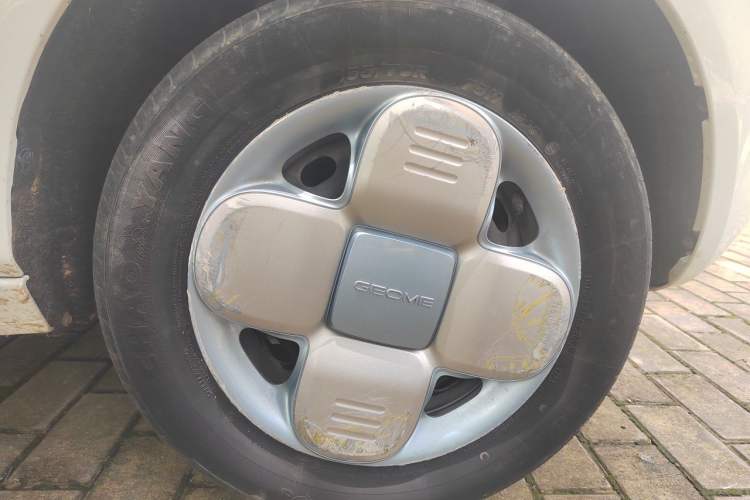 Used Geely Galaxy Panda 2023 Panda Mini 200km Endurance Bear Right Front Wheel Hub