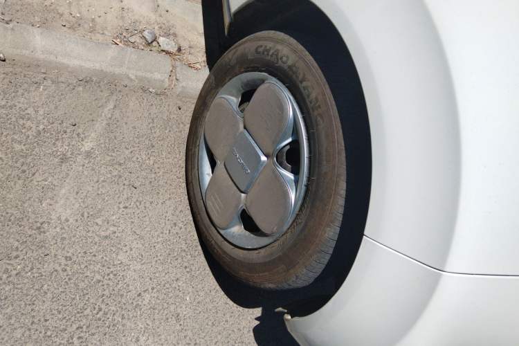Used Geely Galaxy Panda 2023 Panda Mini 200km Endurance Bear Right Front Wheel Hub