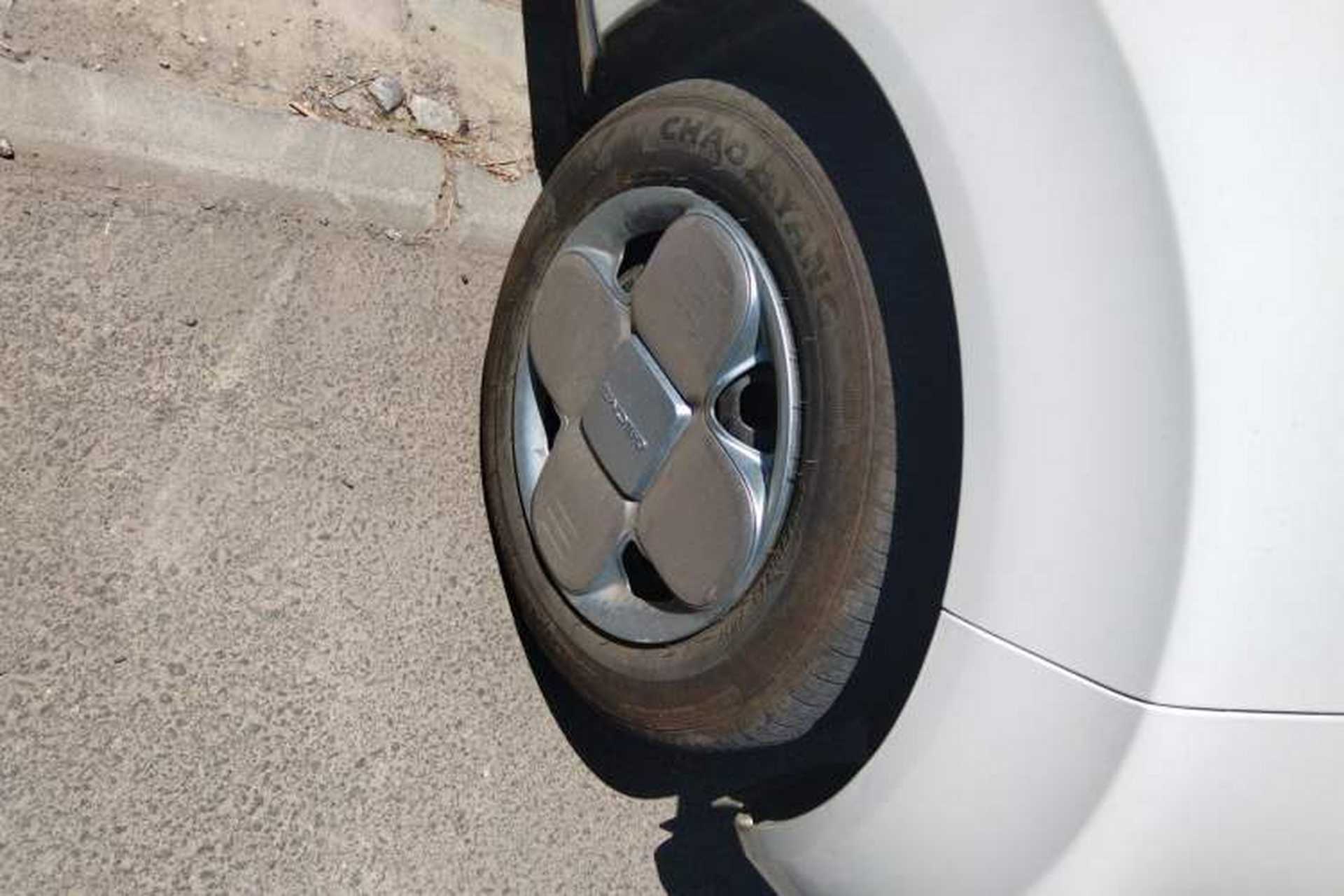 Used Geely Galaxy Panda 2023 Panda Mini 200km Endurance Bear Right Front Wheel Hub