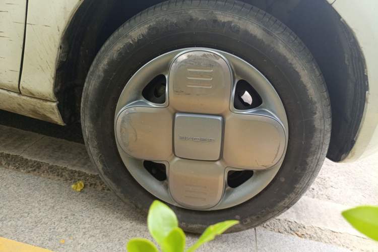 Used Geely Galaxy Panda 2023 Panda Mini 200km Endurance Bear Right Front Wheel Hub