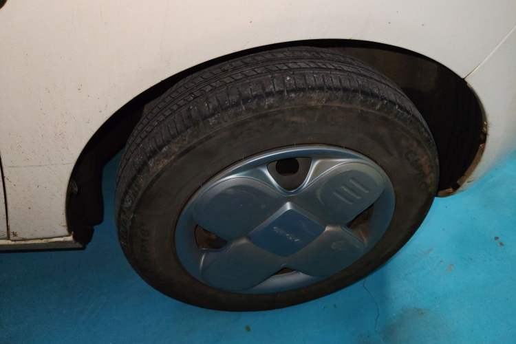 Used Geely Galaxy Panda 2023 Panda Mini 200km Endurance Bear Right Front Wheel Hub