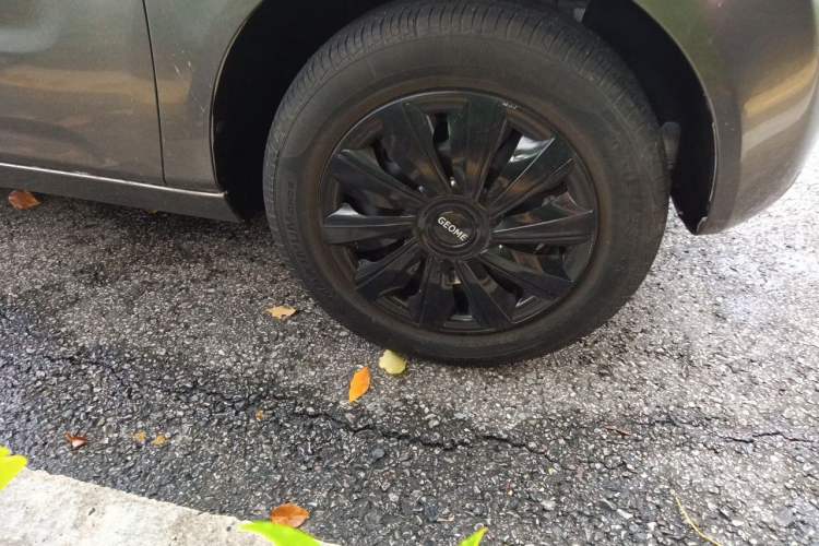 Used Geely Galaxy Panda 2023 Panda Mini 200km Endurance Bear Right Front Wheel Hub