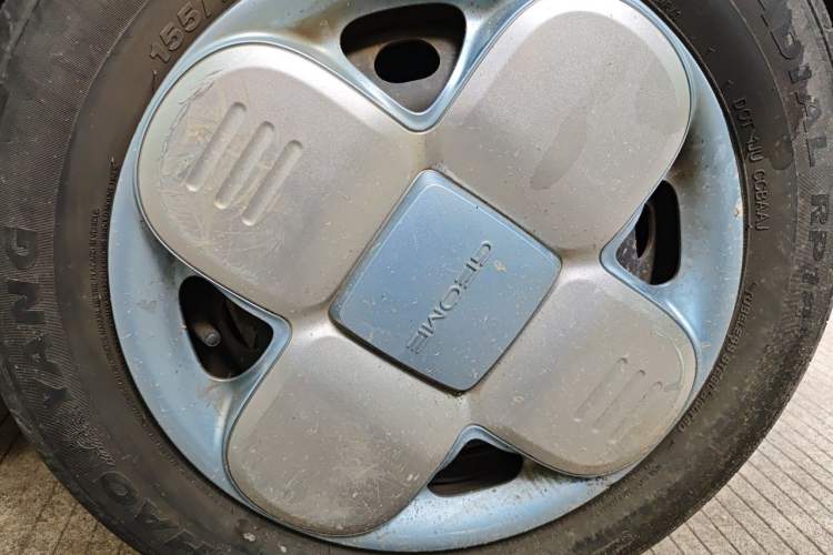 Used Geely Galaxy Panda 2023 Panda Mini 200km Endurance Bear Right Front Wheel Hub